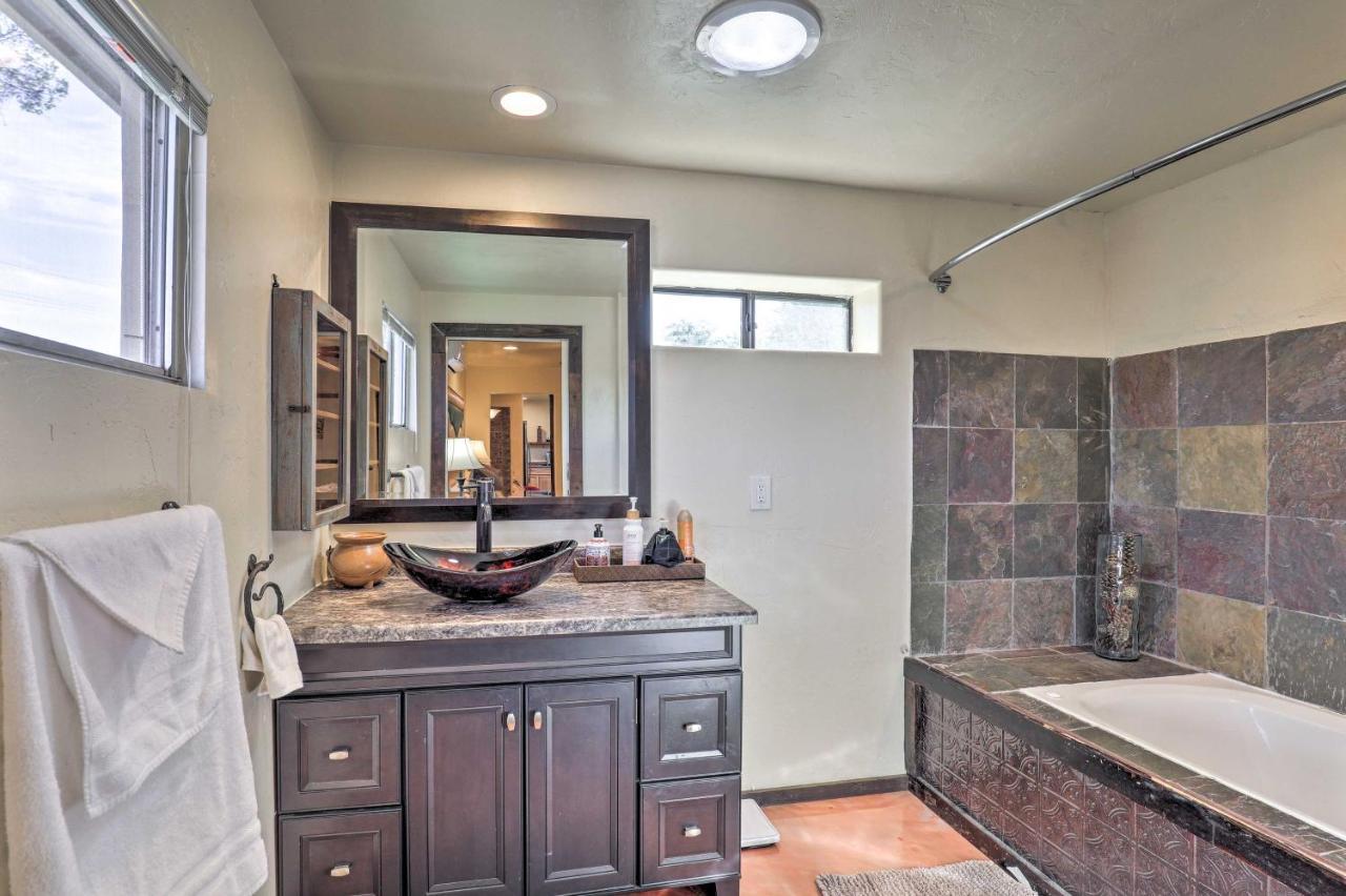 Villa Pet-Friendly Tucson Casita Shared Hot Tub And Porch Esterno foto